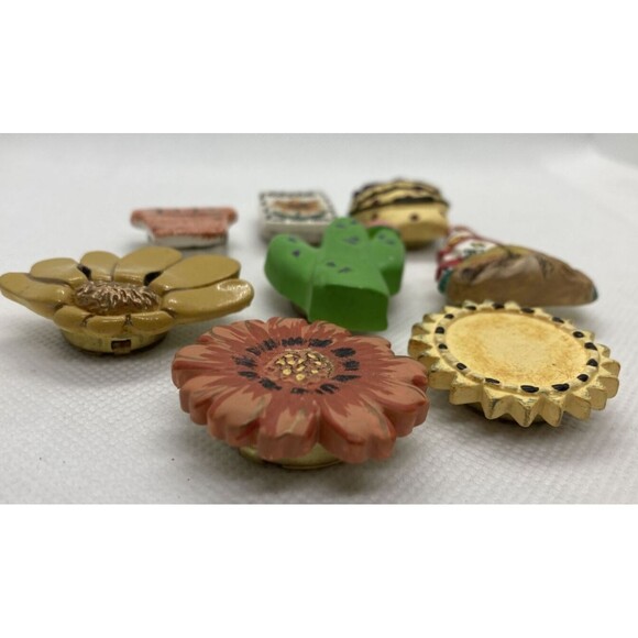 Vintage Lot‎ of 8 Flower Cactus Seeds Lighthouse Sun Button Covers 80s 90s Style - Picture 6 of 8